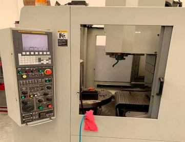 Foto: CENTRO DE FURAÇÃO E ROSQUEAMENTO HYUNDAI - MODELO KV25P - ANO 2009 -  DUPLO PALLET