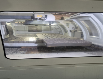 Foto: CENTRO DE USINAGEM VERTICAL - TRAVIS - M2000 - FAGOR 8055 - 2000 x 870 x 710MM - ANO 2004 - GEOMETRIA OKM