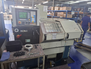 Foto: TORNO CNC TIPO GANG -ROMI CENTUR 20RV-