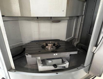 Foto: CENTRO DE USINAGEM 5 EIXOS - DMG DECKEL MAHO - MODELO 60T - ANO 2005 - 780 x 560 x 560 MM
