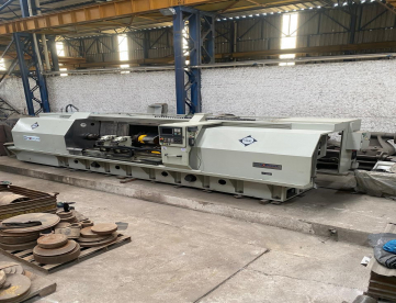 Foto: TORNO CNC - PROMAES - ANO 2014 - 200X4500MM COM CABEÇA RETIFICADORA