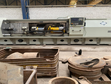 Foto: TORNO CNC - PROMAES - ANO 2014 - 200X4500MM COM CABEÇA RETIFICADORA