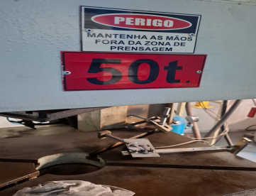Foto: PRENSA EXENTRICA MSL - 50 TONELADAS - COM DESBOBINADOR - MAQUINA MUITO NOVA