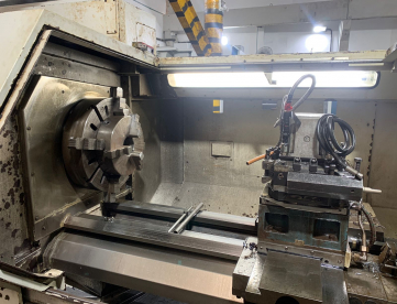 Foto: TORNO CNC ROMI CENTUR 40A - 680MM X 3000MM -SIEMENS - ANO 2013
