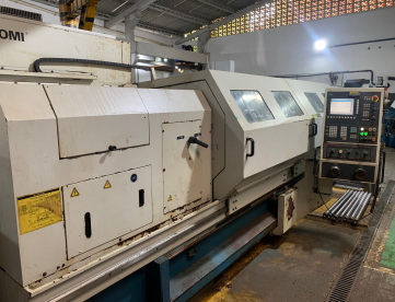 Foto: TORNO CNC ROMI CENTUR 40A - 680MM X 3000MM -SIEMENS - ANO 2013