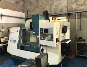 Foto: CENTRO DE USIANGEM VERTICAL - FEELER - FV-1000A - ANO 2004