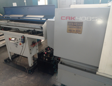 Foto: TORNO CNC SMTCL -MODELO CAK4085 - 1000 X 400 -COM ALIMENTADOR DE BARRAS DE IEMCA 1500 - ANO 2020