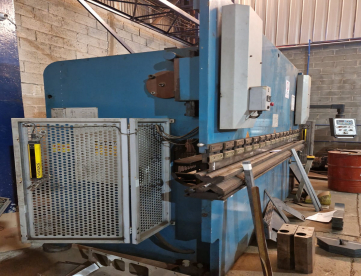 Foto: DOBRADEIRA HIDRAULICA CN 3200MM X 125 TONS - ANO 2010