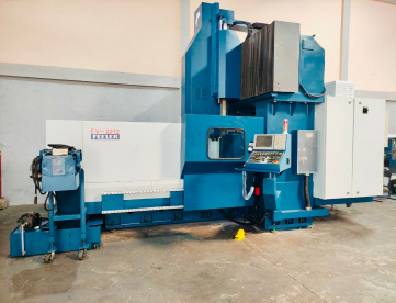 Foto: FRESADORA PORTAL CNC - FEELER - FV-2112 - ANO 2006 -  2200MM X 1200MM X 900MM - BT50