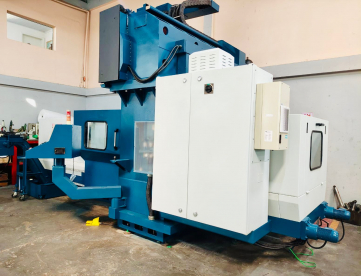 Foto: FRESADORA PORTAL CNC - FEELER - FV-2112 - ANO 2006 -  2200MM X 1200MM X 900MM - BT50