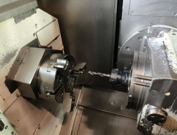 Foto: CENTRO DE TORNEAMENTO - MAZAK - INTEGREX J200 - ANO 2013 - 450 x 200 x 550 MM