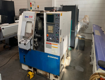 Foto: CENTRO DE TORNEAMENTO - DAEWOO - LYNX 210 - ANO 2003 - 280 X 300 - COM ALIMENTADOR DE BARRAS