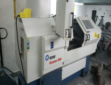 Foto: TORNO CNC - ROMI - CENTUR 30D - 1000 X 430 - COMANDO SIEMENS - ANO 2010