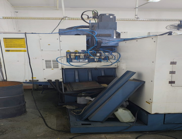 Foto: CENTRO DE USINAGEM VERTICAL - ROMI - D1250 - ANO 2006 - COMANDO CNC SIEMENS - 1270 X 610 X 640MM