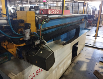 Foto: CURVADORA DE TUBOS CNC - CRIPPA - CA 542 - DOBRA TUBOS ATE 42MM X 3500 MTS - COM ALIMENTADOR DE BARRAS - ANO 2011