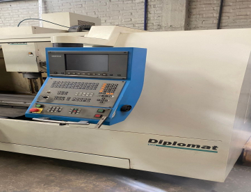 Foto: FRESADORA CNC - DIPLOMAT 3001 PETRUS 50100 R -1000 X 500 X500 - ANO 2005