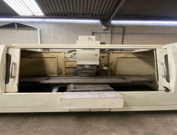 Foto: FRESADORA CNC - DIPLOMAT 3001 PETRUS 50100 R -1000 X 500 X500 - ANO 2005