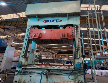 Foto: PRENSA HIDRÁULICA - FKL PH300 - 300 TON - ANO 2008