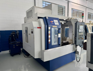 CENTRO DE USINAGEM VERTICAL - TONGTAI - TMV 1050 Q-II - ANO 2016 - 1000 x 600 x 530 MM - 10.000 RPM - COMANDO FANUC