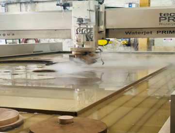Foto: MÁQUINA DE CORTE - JATO DE ÁGUA - TECHNOS PRIME - CORTA CHAPAS ATÉ 150 MM