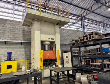 Foto: PRENSA HIDRÁULICA - JUNDIAÍ - MODELO OA300 - 300 TON - ANO 2019 - MESA 1200 x 1000 MM