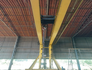 Foto: PÓRTICO COM VÃO DE 7 MTS X ELEVAÇÃO DE 8 MTS - CAPACIDADE 50 TONELADAS - COM 45 MTS DE TRILHO CADA LADO