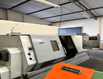 CENTRO DE TORNEAMENTO - HAAS - SL30B - BIG BORE - ANO 2005 - 432 x 864 MM