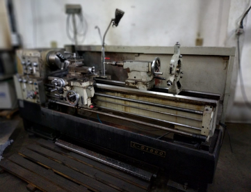 Foto: TORNO MECÂNICO - CLEVER - L-S1860 - 460MM X 1500MM