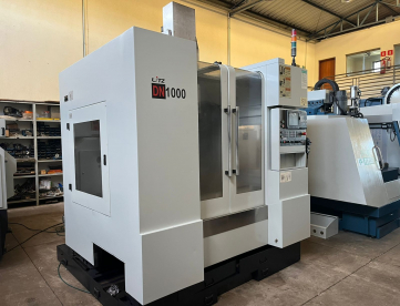 Foto: CENTRO DE USINAGEM VERTICAL - VEKER - LITZ DN1000 - 1020 x 560 x 600MM - ANO 2008