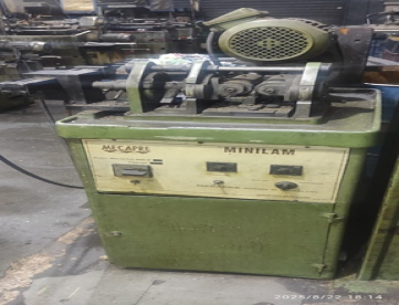 Foto: LAMINADORA DE ROSCA MECAPRE MINILAM