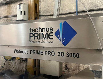 Foto: MÁQUINA DE CORTE A ÁGUA 3D - TECHNOS PRIME - ANO 2024