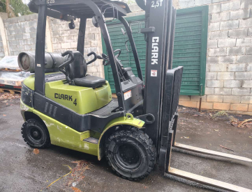 Foto: EMPILHADEIRA - CLARCK - 2,5TON