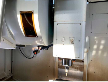 Foto: CENTRO DE USINAGEM VERTICAL - ROMI - D1000 - ANO 2018 - 1020 x 610 x 640MM - COMANDO FANUC