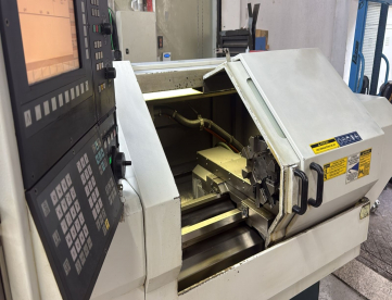 Foto: TORNO CNC - ROMI - CENTUR 30D - ANO 2008 - 430 x 500 MM - COMANDO SIEMENS - PLACA HIDRÁULICA
