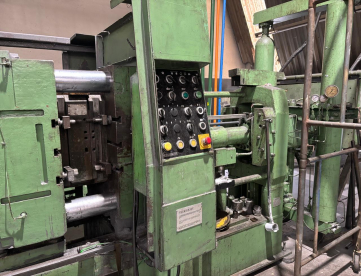 Foto: INJETORA DE ALUMINIO TECNOINJET 280 TONELADAS -ANO 2001