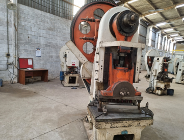 Foto: PRENSA EXCÊNTRICA JUNDIAÍ - 130 TON - ANO 1975
