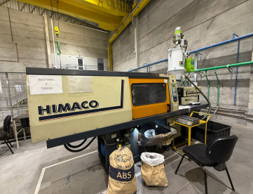 Foto: INJETORA DE PLÁSTICO - HIMACO - 110T / 1100-410 - 110 TON