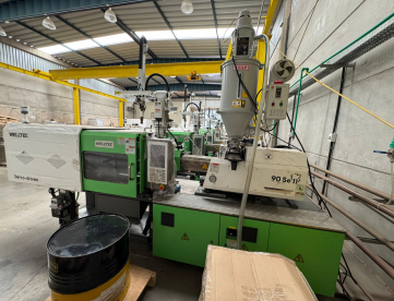 Foto: INJETORA DE PLÁSTICO - WELLTEC - 90Se II - ANO 2019 - COM ROBÔ