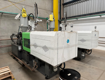 Foto: INJETORA DE PLÁSTICO - WELLTEC - 90Se II - ANO 2019 - COM ROBÔ