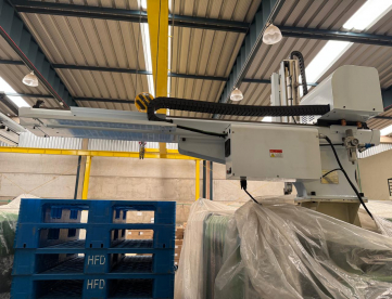 Foto: INJETORA DE PLÁSTICO - WELLTEC - 160Se II - ANO 2019 - COM ROBÔ