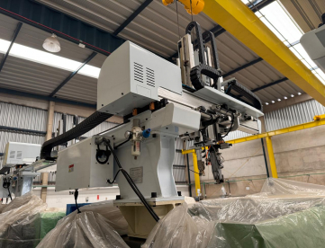 Foto: INJETORA DE PLÁSTICO - WELLTEC - 160Se II - ANO 2019 - COM ROBÔ