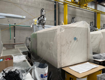 Foto: INJETORA DE PLÁSTICO - WELLTEC - 260Se II - ANO 2019 - COM ROBÔ