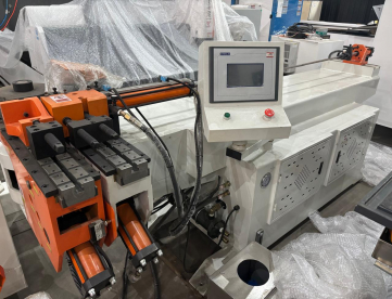 CURVADORA DE TUBOS HIDRÁULICA SEMI AUTOMÁTICA - PIPE BENDER - JDW 63 NC - PARA TUBOS DE 63 MM - ANO 2025