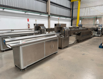 Foto: EXTRUSORA DE TUBOS E PERFIS - SAN EXTRUDER - MODELO 55x28D - ANO 2019 - LINHA COMPLETA