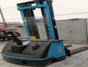 EMPILHADEIRA ELETRICA PATOLADA - PALETRANS - PT 1654 - ANO 2024 - 1600kg 5,4m COM BATERIA E CARREGADOR 60Ah