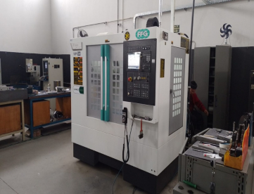 Foto: VENDO EMPRESA COMPLETA COM MAQUINAS INJETORAS ROBOTIZADAS COM FERRAMENTARIA E MOLDES PARA PEÇAS DE MERCADO DE MOTOS POPULARES