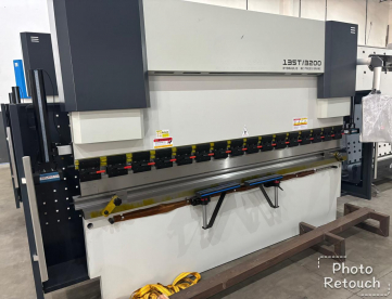 DOBRADEIRA HIDRAULICA NC - RAYTU - MODELO 135 T X 3200 - ZERO COM GARANTIA - ANO 2025