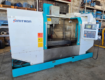 CENTRO DE USINAGEM VERTICAL - SINITRON - VMC 1000L - 1000 x 500 x 570 - ANO 2010