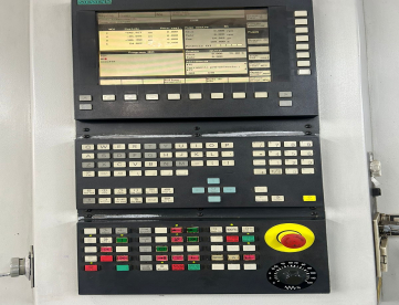 Foto: CENTRO DE USINAGEM VERTICAL - ROMI - D760 -760MM x 406MM x 508MM - COM QUARTO EIXO - ANO 2003