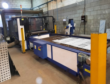 MÁQUINA DE CORTE A LASER CUTLITE - MODELO LASER PLUS 2015 - 1000W - ANO 2014